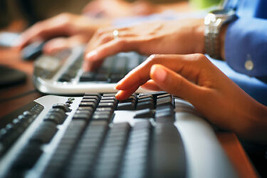 Nieuwe oplossing van Verint automatiseert handmatige processen met softwarerobots