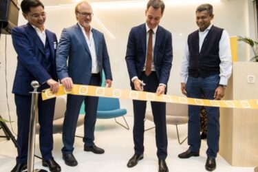 Ming Xiao, President ZTE Europe and Americas, John Porter, CEO van Telenet, Alexander De Croo,  vicepremier en minister van Ontwikkelingssamenwerking, Digitale Agenda, Telecom en Post en Balan Nair, CTO van Liberty Global.