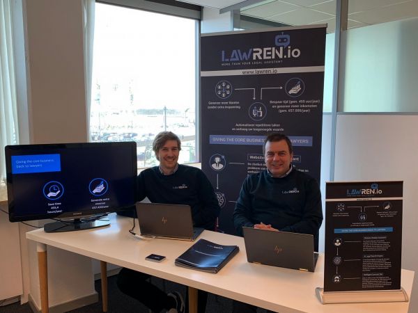 Lawren.io-oprichters Dries Wijnen (links) en Dominic Wijnen