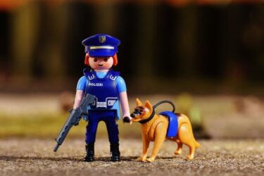 politieman playmobil hond