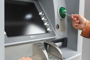 bank ATM geld afhalen