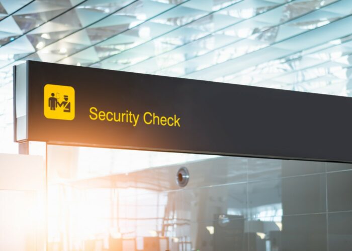 Security-check-luchtvaart-aviation-cybersecurity
