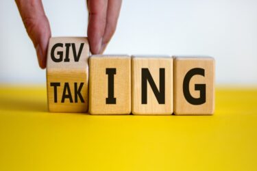 concessie, tegemoetkoming, aanpassing